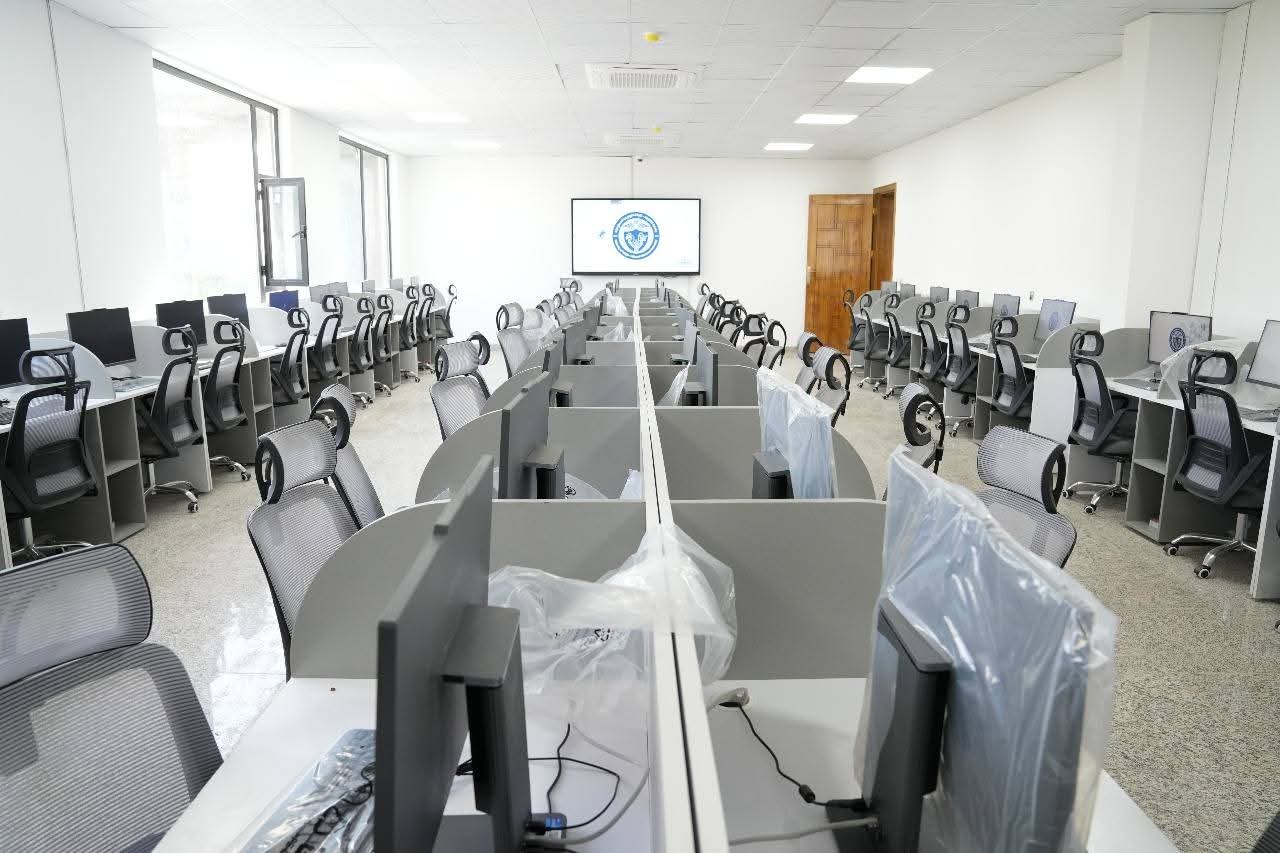 جامعة الفلوجة تستقبل اللجنة الوزارية لتقييم استحداث كلية تكنولوجيا المعلومات