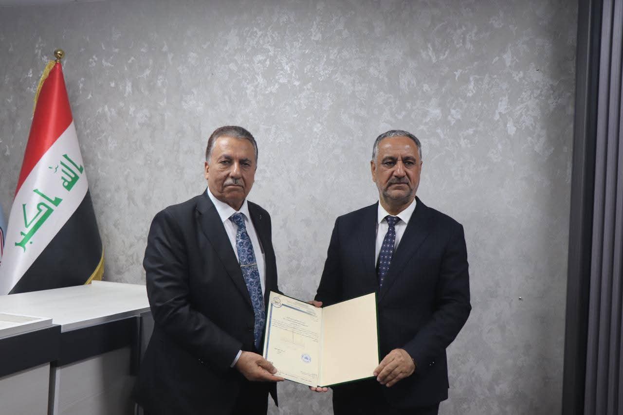 الندوة العلمية الأولى في كلية القانون 