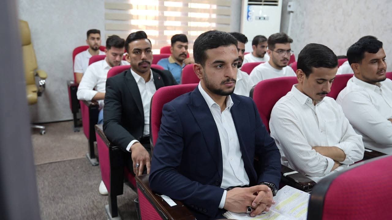 الندوة العلمية الأولى في كلية القانون 