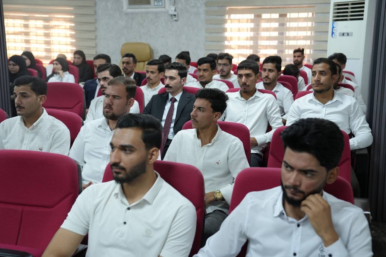 الندوة العلمية الأولى في كلية القانون 